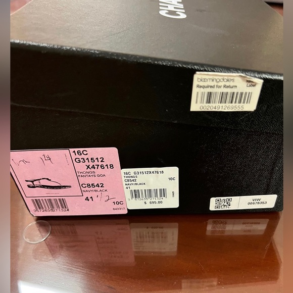 ❌❌SOLD❌❌ CHANEL T-Strap Sandal with CC Logo 2016 - Picture 4 of 7